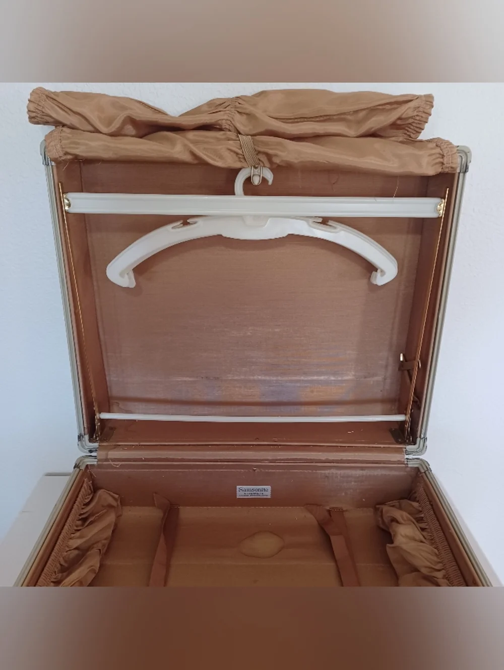 Samsonite Vintage 1950s Cream Marble Streamlite Suitcase Travel Case - 21